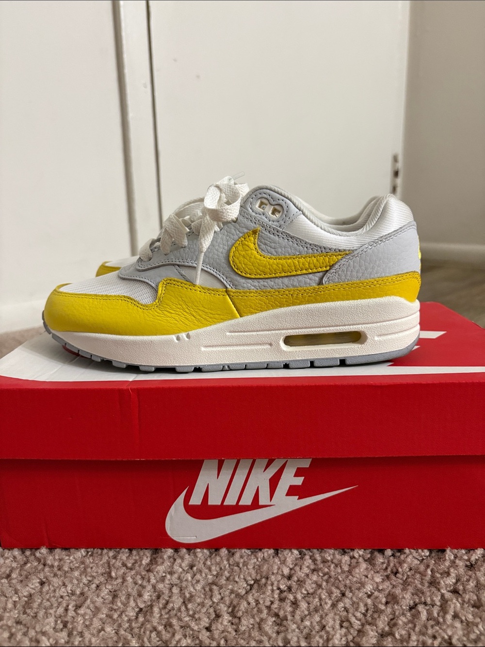 Nike Kids Air Max 1 in White and Yellow